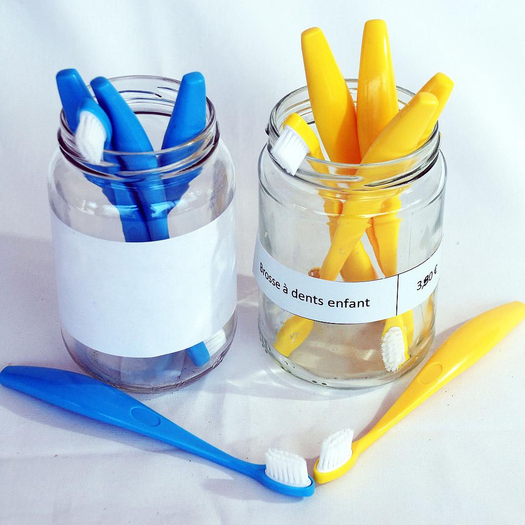 BROSSE A DENTS SOFT ENFANT JAUNE